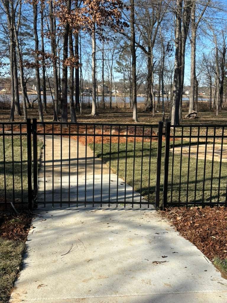 Chain link fence for property boundary in Chattanooga TN